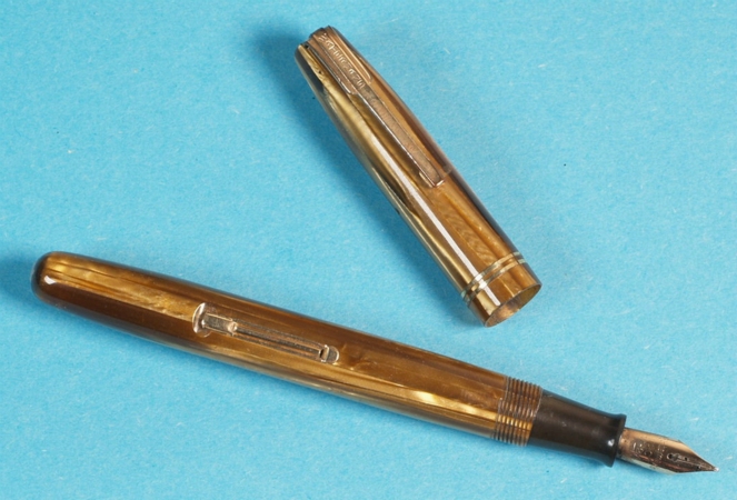 Très joli modèle. Plume W2A.