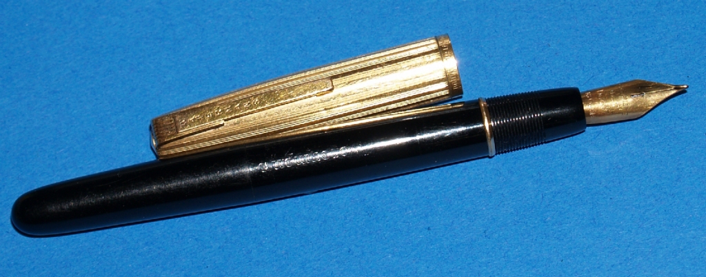 Alimentation cartouche verre. On peut écrire en utilisant la plume des deux côtés.