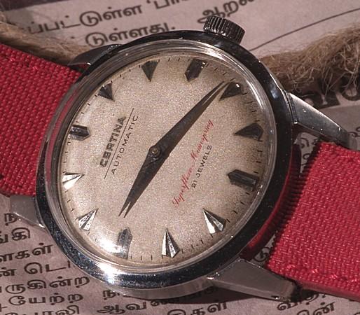 Une montre que j'ai gagnée à l'occasion des 10 ans du site Horlogerie Suisse. Très fier, d'autant plus qu'elle a été révisée par le webmaster. Dedans, c'est un 25-45 de chez Certina.Encore Merci, Éric. 
